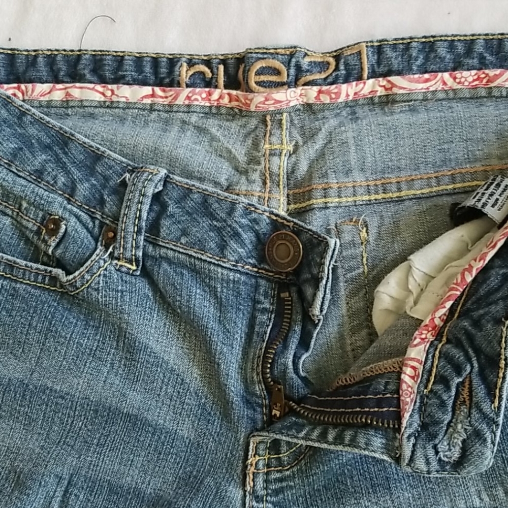 Jeans - Picture 3 of 4